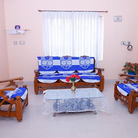 Giri'S Homestay מדיקרי מראה חיצוני תמונה