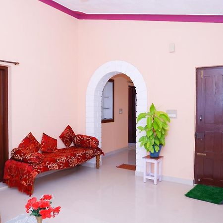 Giri'S Homestay מדיקרי מראה חיצוני תמונה