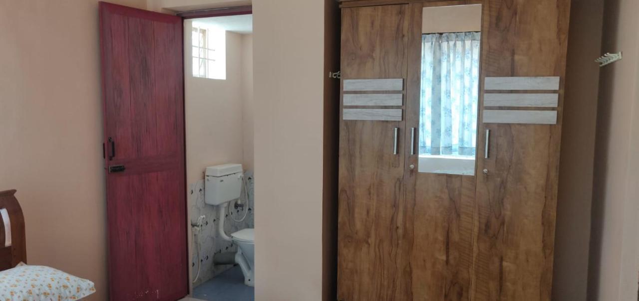 Giri'S Homestay מדיקרי מראה חיצוני תמונה